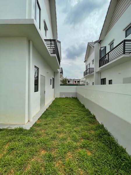 Rumah Berkembar untuk Dijual di Cyber 10 (Cyberjaya) - Crystal Low - PropertyGuru.com.my