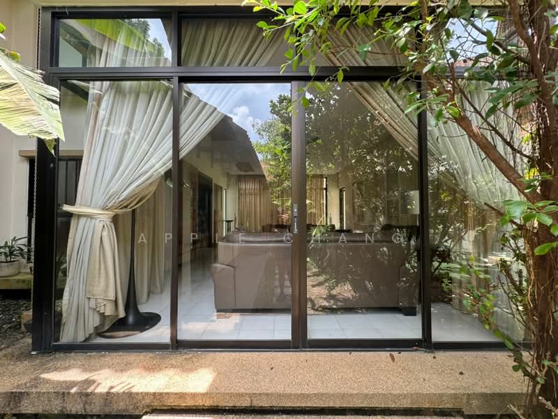 Bungalow for Rent in Bukit Gita Bayu (Seri Kembangan) - Apple Chang - Living Room - PropertyGuru.com.my