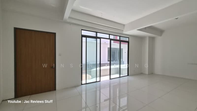 Rumah Teres 4 Tingkat untuk Dijual di Taman Rifle (Ayer Itam) - Winson Chong - Living Room - PropertyGuru.com.my