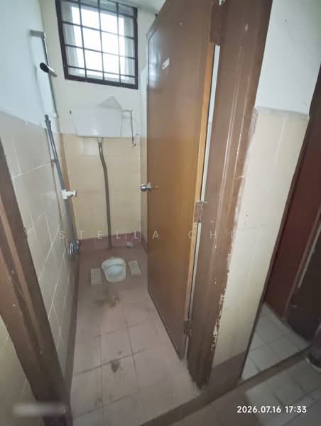 Factory for Rent in Johor Bahru (Johor) - Stella Chia - Bathroom - PropertyGuru.com.my