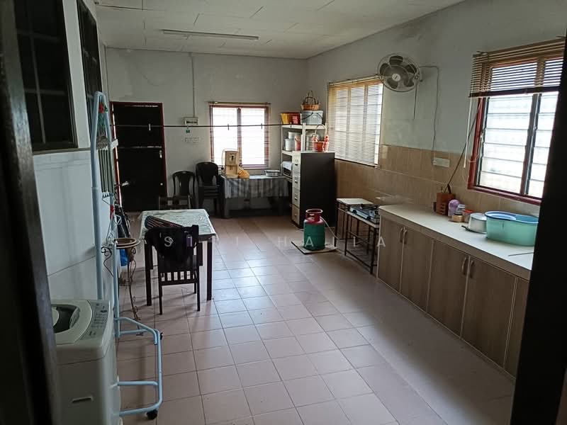 Bungalow for Sale in Kamunting (Perak) - Siti Haila - Kitchen - PropertyGuru.com.my