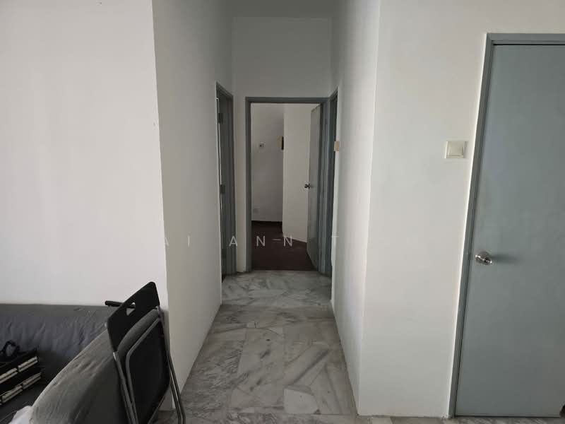 Kondominium untuk Dijual di Bukit Gembira Condominium - Wai Ann Teng - Corridor - PropertyGuru.com.my