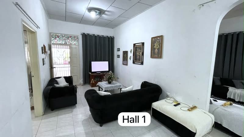 Rumah Teres 1 Tingkat untuk Dijual di Taman Daya (Johor Bahru) - Karl Lim - Living Room - PropertyGuru.com.my