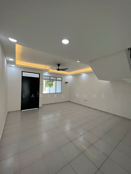 Rumah Teres 2.5 Tingkat untuk Dijual di Kelapa Sawit (Kulai) - Daniel Yong - Living Room - PropertyGuru.com.my