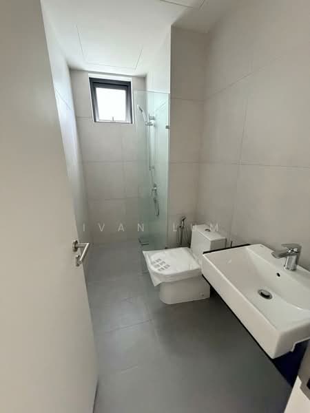 Servis Apartment untuk Dijual di Laurel Residence - Ivan Lum - Bathroom - PropertyGuru.com.my