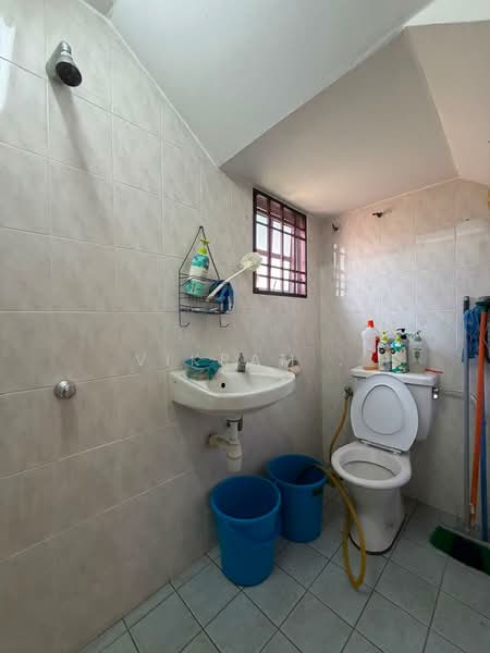 Rumah Banglo untuk Dijual di Kota Emerald (Rawang) - Vikram . - Bathroom - PropertyGuru.com.my