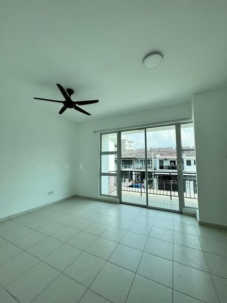 2-storey Terraced House for Sale in Taman Scientex Utama (Senai) - Vera Cheong - Living Room - PropertyGuru.com.my