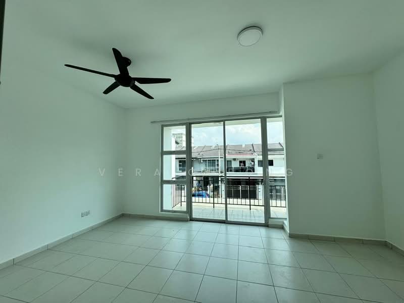 2-storey Terraced House for Sale in Taman Scientex Utama (Senai) - Vera Cheong - Living Room - PropertyGuru.com.my
