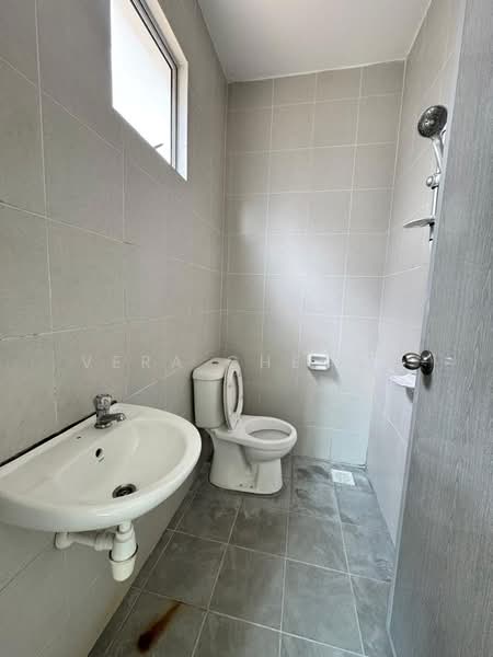 2-storey Terraced House for Sale in Taman Scientex Utama (Senai) - Vera Cheong - Bathroom - PropertyGuru.com.my
