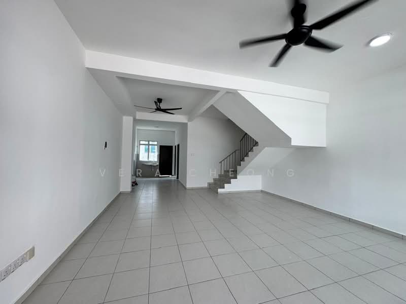 2-storey Terraced House for Sale in Taman Scientex Utama (Senai) - Vera Cheong - Living Room - PropertyGuru.com.my