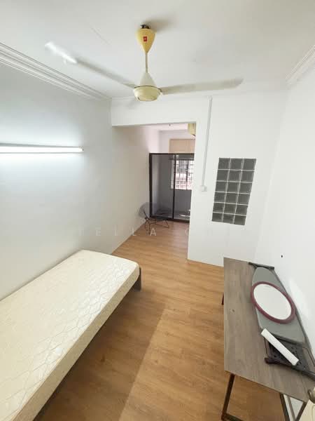 Rumah Teres 2 Tingkat untuk Disewa di Permas Jaya (Johor) - Stella Chia - Bedroom - PropertyGuru.com.my