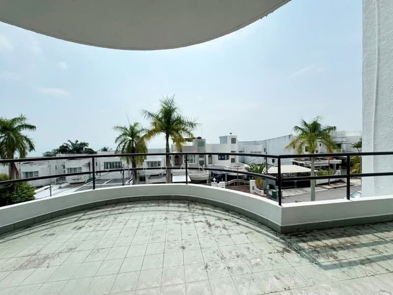 3-storey Terraced House for Sale in Batu Ferringhi (Penang) - Jordan Foo - Balcony - PropertyGuru.com.my