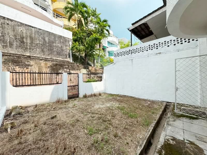 3-storey Terraced House for Sale in Batu Ferringhi (Penang) - Jordan Foo - Exterior - PropertyGuru.com.my