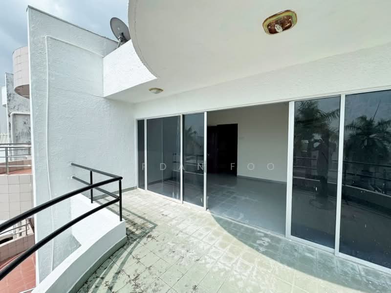 3-storey Terraced House for Sale in Batu Ferringhi (Penang) - Jordan Foo - Balcony - PropertyGuru.com.my