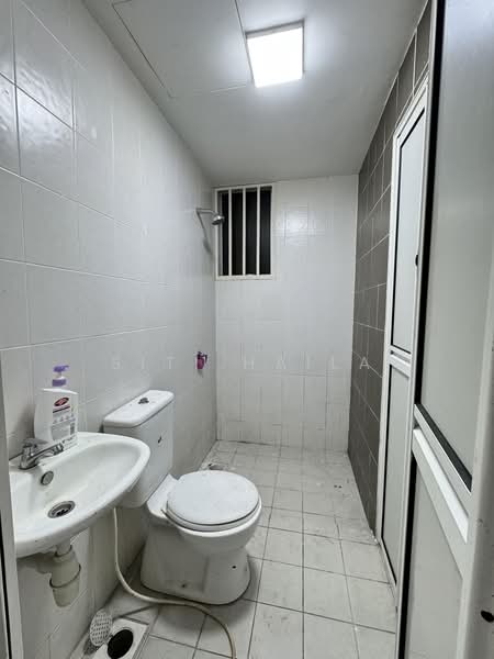 Condominium for Sale at Simfoni 1 - Siti Haila - Bathroom - PropertyGuru.com.my