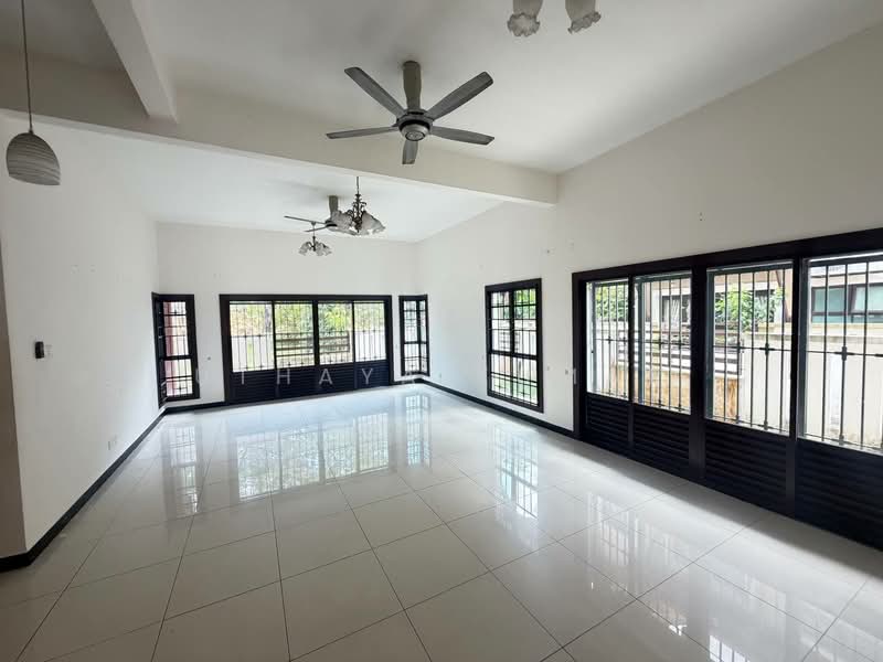 2-storey Terraced House for Sale in Seksyen U16 (Shah Alam) - Uthaya Kumar - Living Room - PropertyGuru.com.my