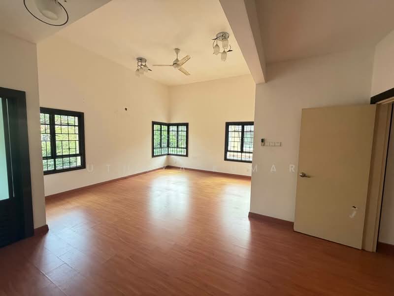 2-storey Terraced House for Sale in Seksyen U16 (Shah Alam) - Uthaya Kumar - Living Room - PropertyGuru.com.my