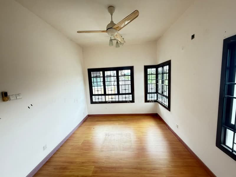 2-storey Terraced House for Sale in Seksyen U16 (Shah Alam) - Uthaya Kumar - Living Room - PropertyGuru.com.my