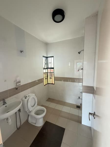 2-storey Terraced House for Sale in Seksyen U16 (Shah Alam) - Uthaya Kumar - Bathroom - PropertyGuru.com.my