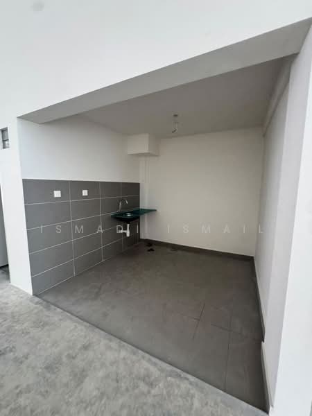 Kilang untuk Disewa di Taman Meru Selatan (Klang) - Ismadi Ismail - Kitchen - PropertyGuru.com.my