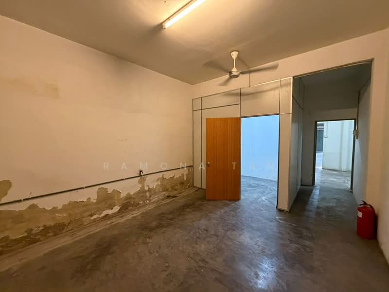 Kedai untuk Dijual di Taman Merak (Bukit Baru) - Ramona Tan - Interior - PropertyGuru.com.my