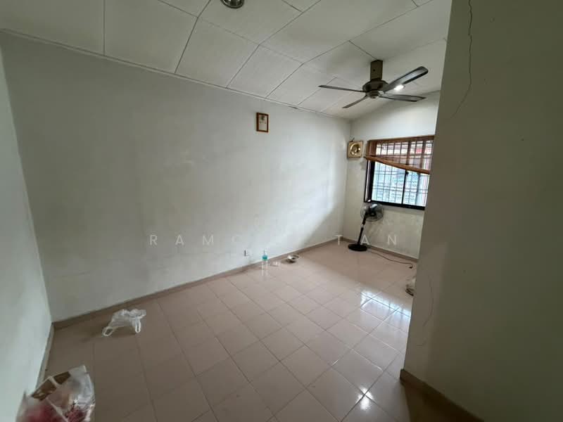 Kedai untuk Dijual di Taman Merak (Bukit Baru) - Ramona Tan - Interior - PropertyGuru.com.my