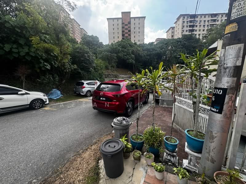 Rumah Teres 2 Tingkat untuk Dijual di Kepong (Kuala Lumpur) - Azean Wahab - Exterior - PropertyGuru.com.my
