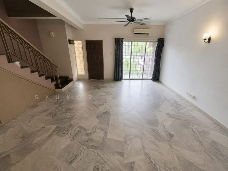 2-storey Terraced House for Sale in Shah Alam (Selangor) - Syukor Hartanah - Living Room - PropertyGuru.com.my