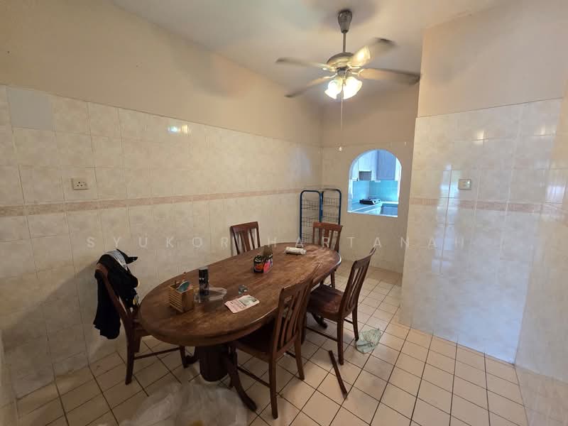 2-storey Terraced House for Sale in Shah Alam (Selangor) - Syukor Hartanah - Dining Room - PropertyGuru.com.my