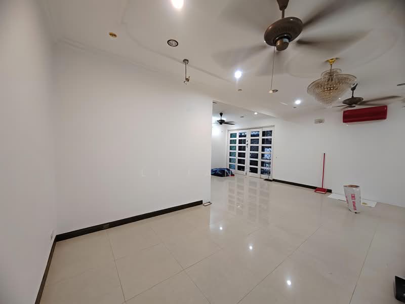 Rumah Berkembar untuk Dijual di Batu Uban (Gelugor) - Li Fang - Living Room - PropertyGuru.com.my