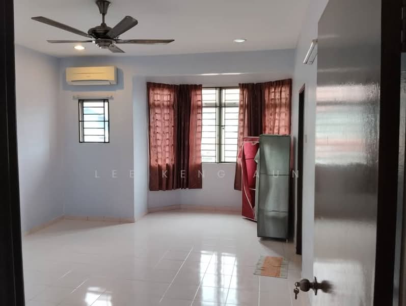 Rumah Teres 2 Tingkat untuk Dijual di Klang (Selangor) - Lee Keng Aun - Living Room - PropertyGuru.com.my