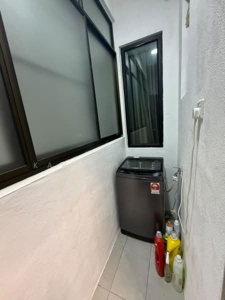 Pangsapuri untuk Disewa di ONE CITY RESIDENCES - Kah Hui Teoh - Balcony - PropertyGuru.com.my