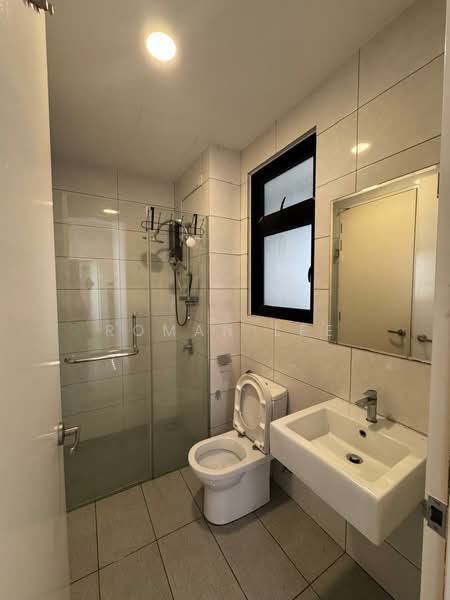 Servis Apartment untuk Disewa di Conezion Residences - Roman Lee - Bathroom - PropertyGuru.com.my