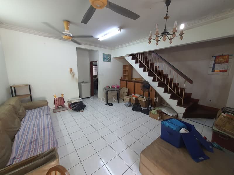 2-storey Terraced House for Sale in TAMAN PUCHONG UTAMA (Puchong) - Jason Tan - Living Room - PropertyGuru.com.my