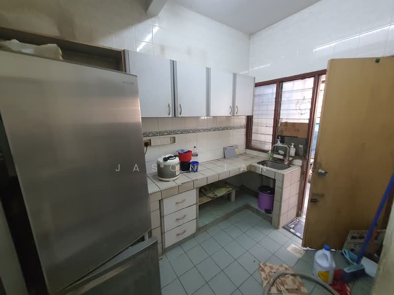 2-storey Terraced House for Sale in TAMAN PUCHONG UTAMA (Puchong) - Jason Tan - Kitchen - PropertyGuru.com.my