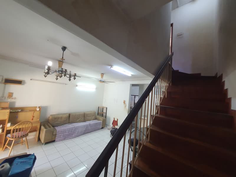 2-storey Terraced House for Sale in TAMAN PUCHONG UTAMA (Puchong) - Jason Tan - Living Room - PropertyGuru.com.my