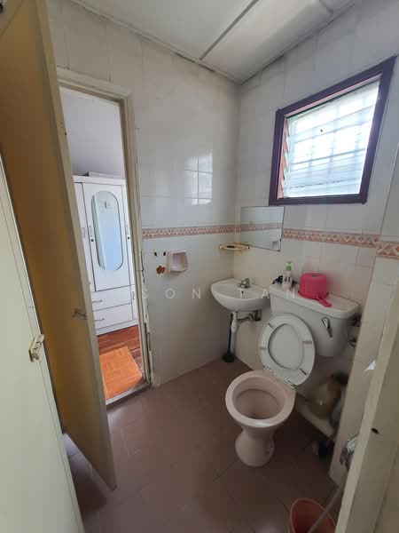 2-storey Terraced House for Sale in TAMAN PUCHONG UTAMA (Puchong) - Jason Tan - Bathroom - PropertyGuru.com.my