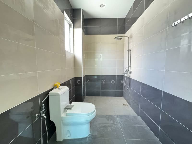 Rumah Banglo untuk Disewa di Kota Emerald (Rawang) - Nick Yow - Bathroom - PropertyGuru.com.my