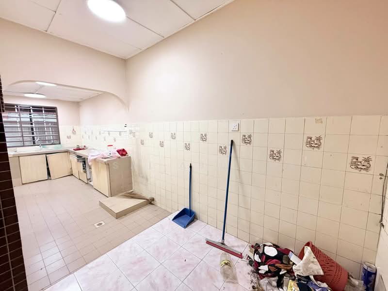 1-storey Terraced House for Sale in Bandar Baru Sungai Buloh (Sungai Buloh) - Faisal Abu Omar - Kitchen - PropertyGuru.com.my