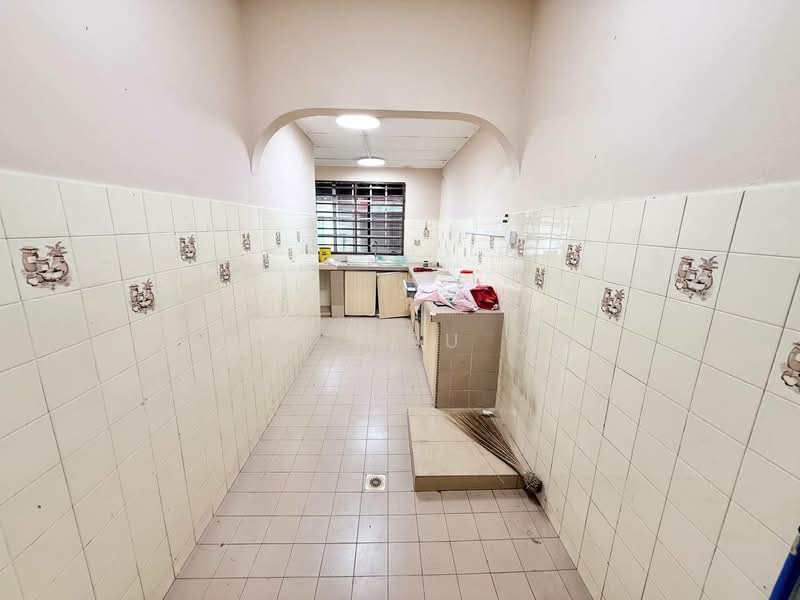 1-storey Terraced House for Sale in Bandar Baru Sungai Buloh (Sungai Buloh) - Faisal Abu Omar - Kitchen - PropertyGuru.com.my