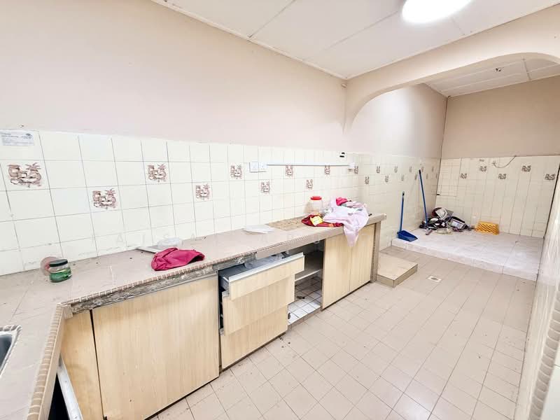 1-storey Terraced House for Sale in Bandar Baru Sungai Buloh (Sungai Buloh) - Faisal Abu Omar - Kitchen - PropertyGuru.com.my