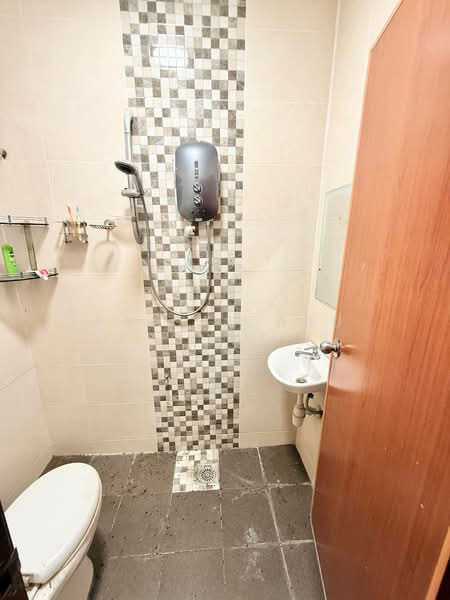 1-storey Terraced House for Sale in Bandar Baru Sungai Buloh (Sungai Buloh) - Faisal Abu Omar - Bathroom - PropertyGuru.com.my