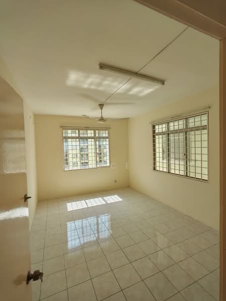 Kondominium untuk Dijual di Platinum Hill PV 3 - Bruce . - Living Room - PropertyGuru.com.my