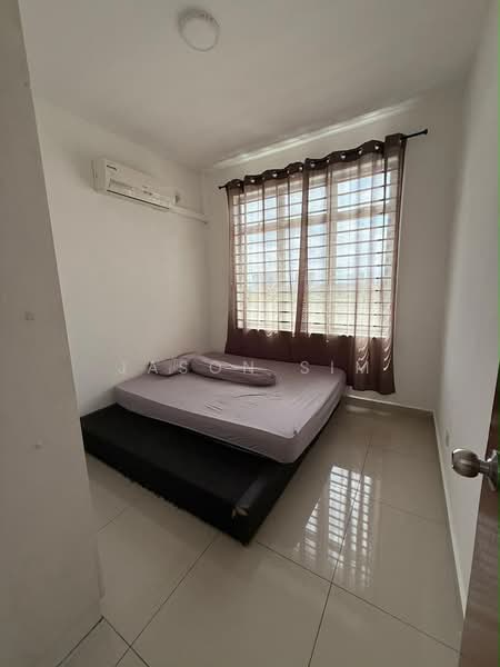 Servis Apartment untuk Dijual di Larkin Heights - Jason Sim - Bedroom - PropertyGuru.com.my