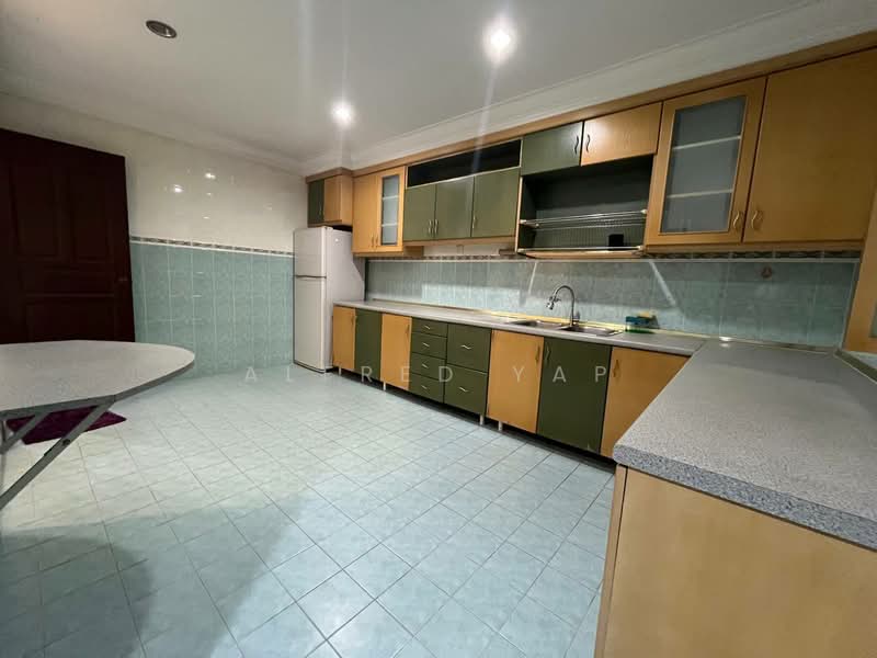 Cluster House for Rent in Taman Gaya (Ulu Tiram) - Alfred Yap - Kitchen - PropertyGuru.com.my