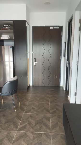 Servis Apartment untuk Disewa di Scarletz Suites @ KL City Centre - Paul Po - Entrance - PropertyGuru.com.my