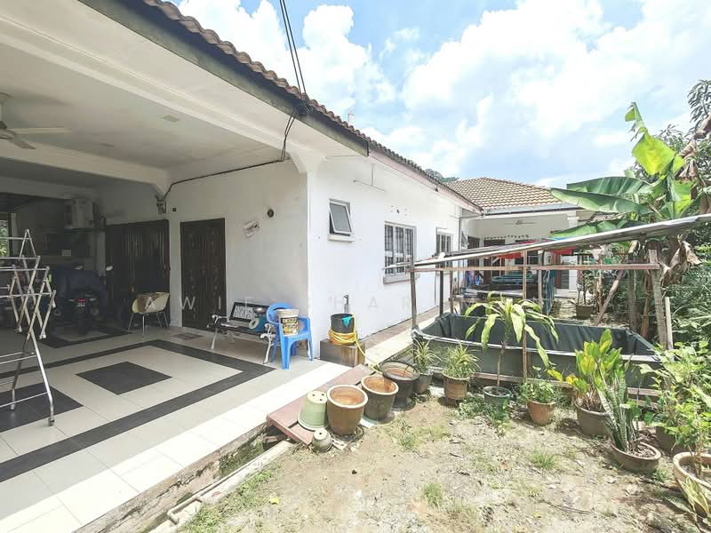Semi-Detached House for Sale in Taman Desa Melor (Serendah) - Awie Shariman - Exterior - PropertyGuru.com.my