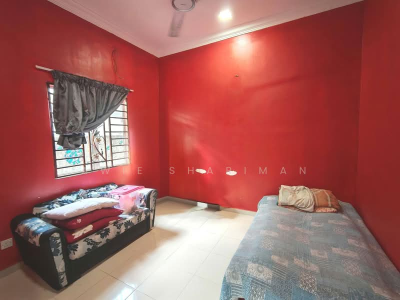 Semi-Detached House for Sale in Taman Desa Melor (Serendah) - Awie Shariman - Bedroom - PropertyGuru.com.my