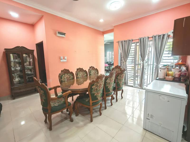 Semi-Detached House for Sale in Taman Desa Melor (Serendah) - Awie Shariman - Dining Room - PropertyGuru.com.my