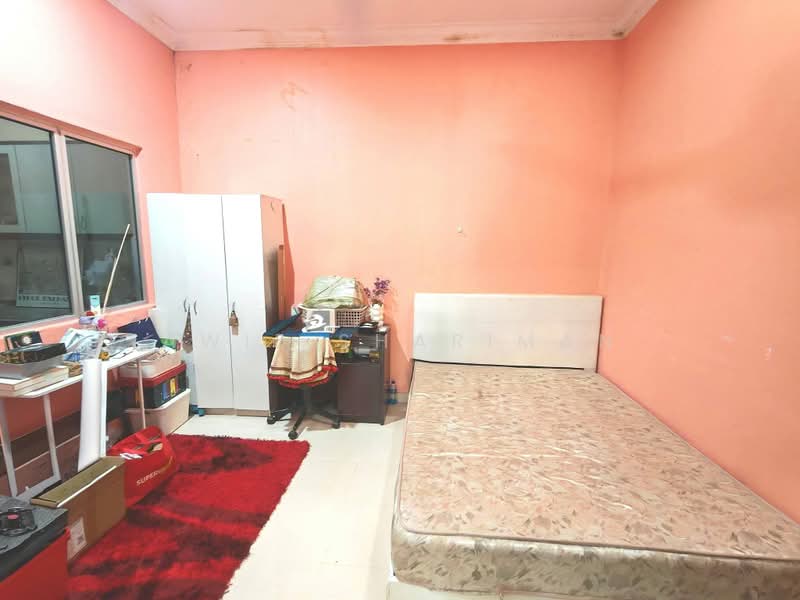 Semi-Detached House for Sale in Taman Desa Melor (Serendah) - Awie Shariman - Bedroom - PropertyGuru.com.my